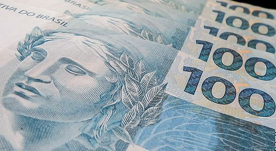 Com inflação menor, projeção para salário mínimo cai para R$ 965